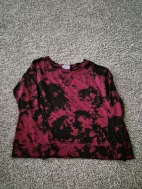 Black & Burgundy Tie-Dye Long Sleeve Top